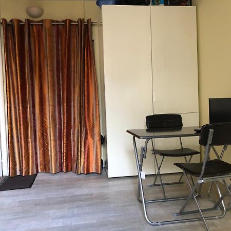 23 Rue De La Chapelle Apartamento Paris Exterior foto