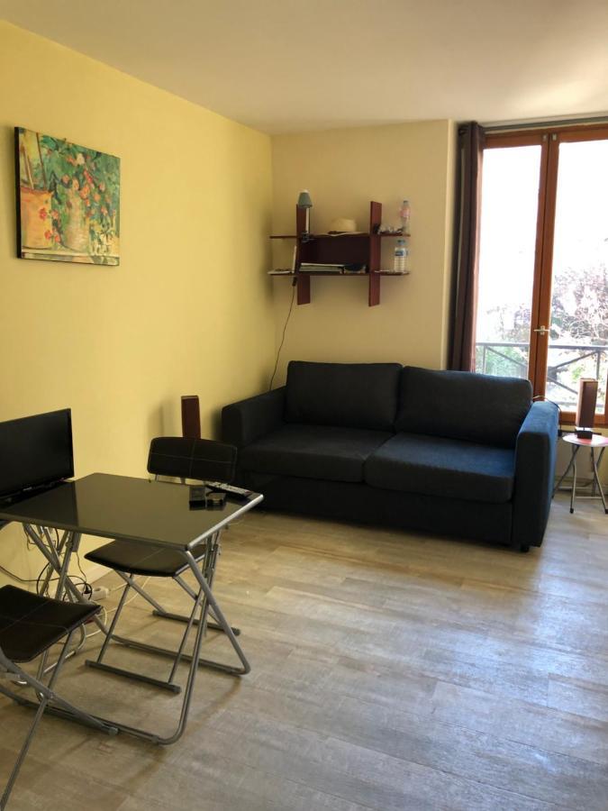 23 Rue De La Chapelle Apartamento Paris Exterior foto