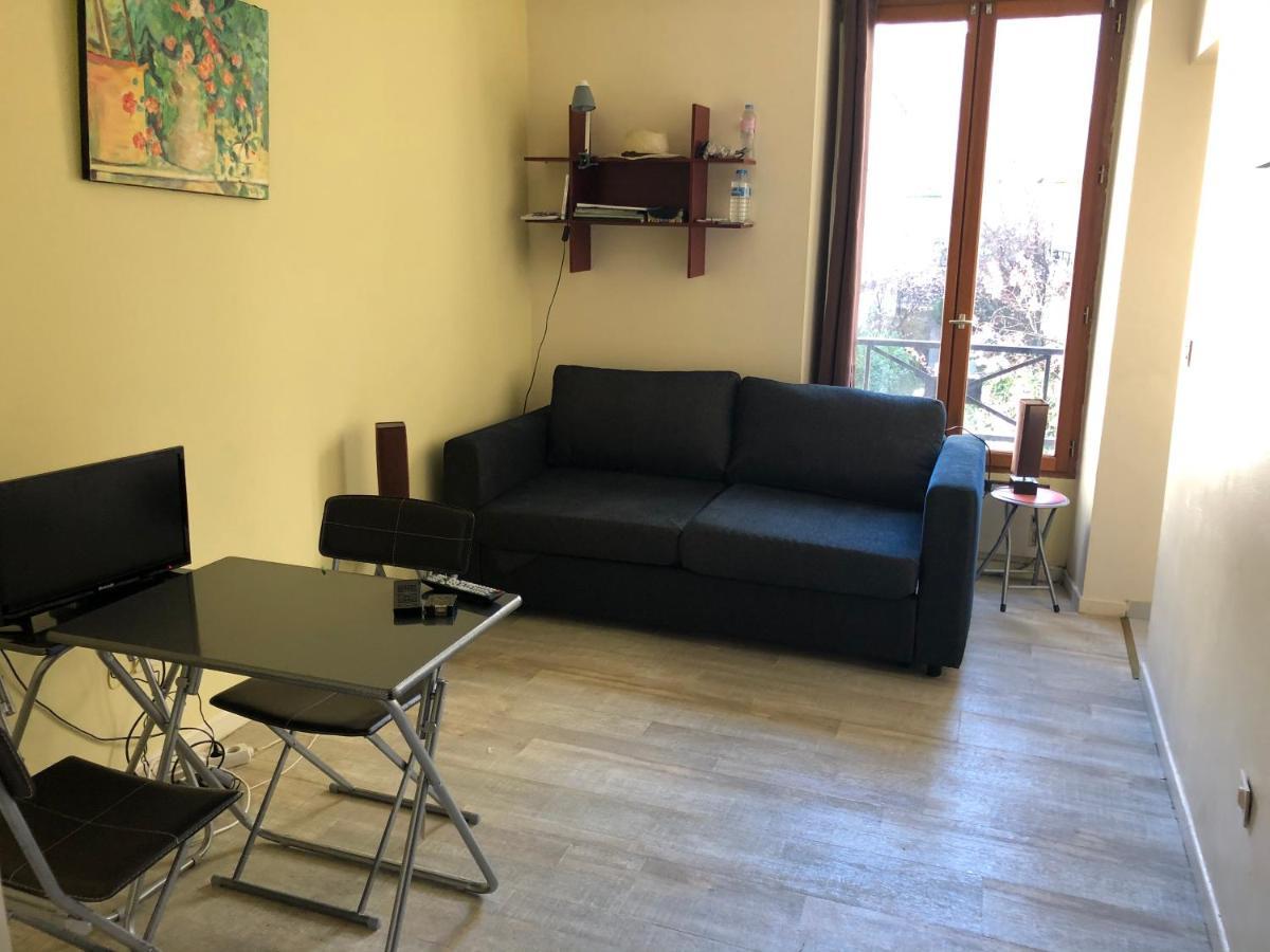 23 Rue De La Chapelle Apartamento Paris Exterior foto