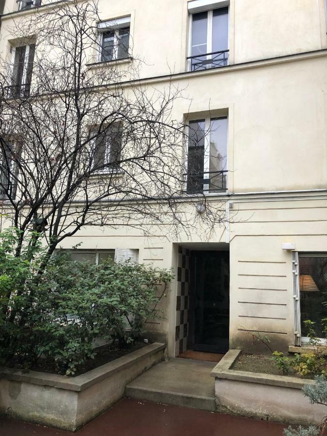 23 Rue De La Chapelle Apartamento Paris Exterior foto